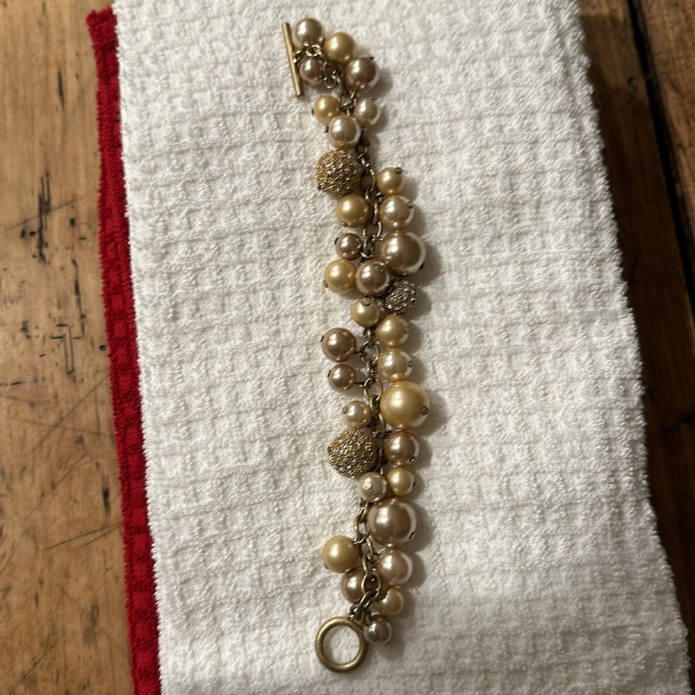 2 Carolee bracelets - Picture 2 of 10